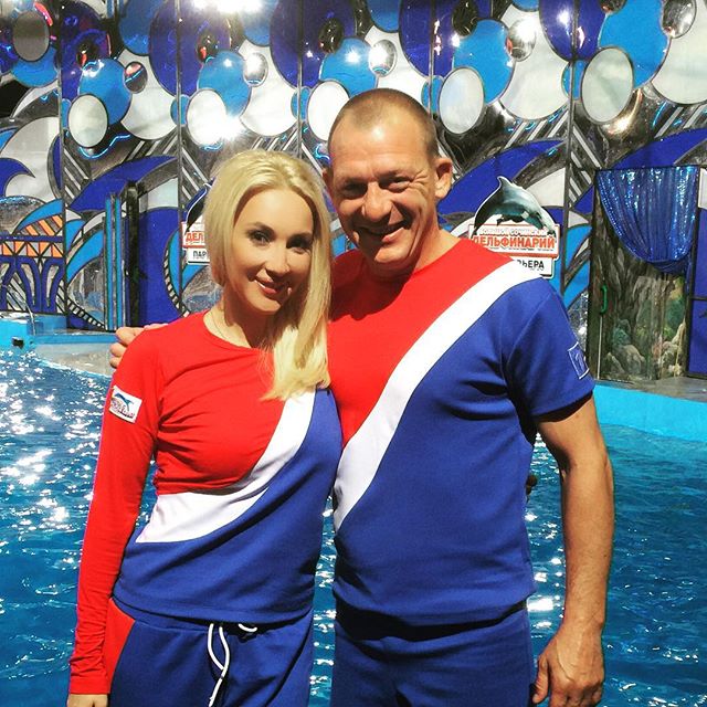 Лера Кудрявцева была на съемках нового шоу «Вместе с дельфинами» на Первом канале.