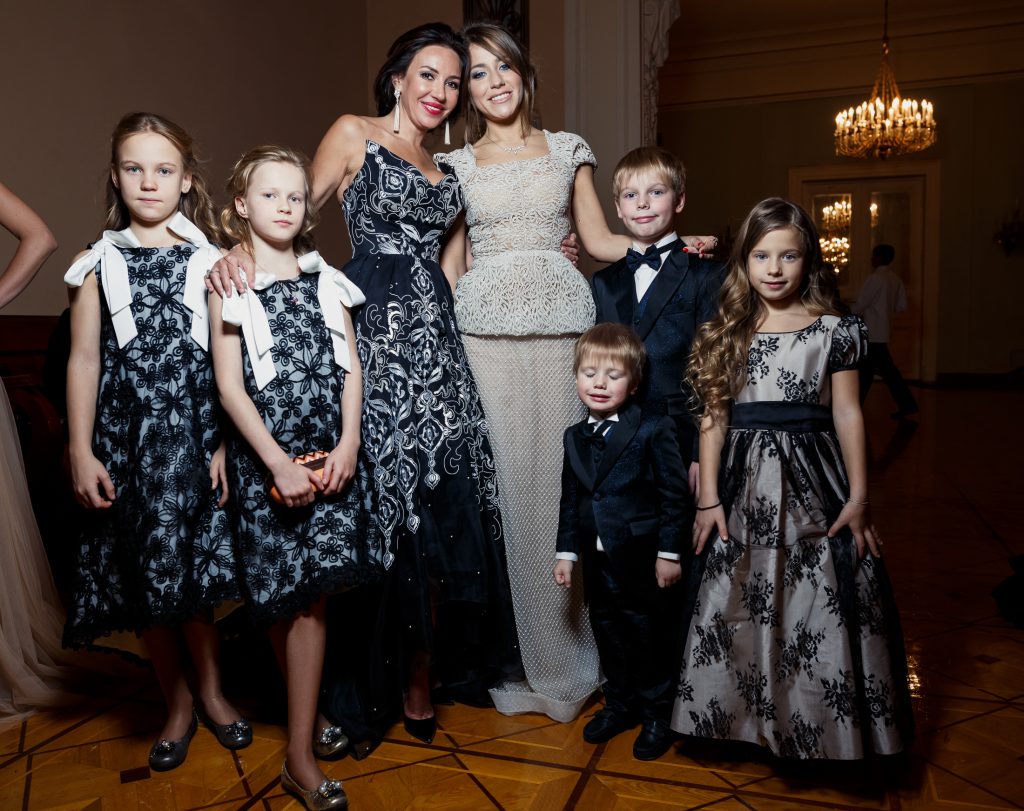 Ирина Чайковская и Яна Барановская с детьми