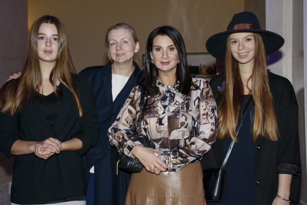 Виктория Андриянова и Екатерина Стриженова с дочерьми