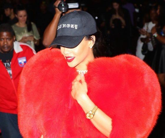 Вещь недели: шуба-сердце Saint Laurent. За и против.