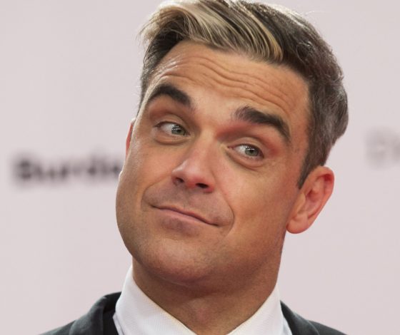 Показал все: голый Робби Уильямс на обложке журнала Attitude