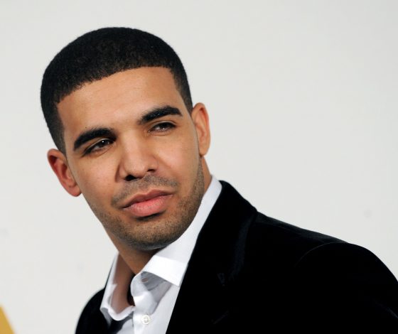 Дрейк хочет вернуть свою бывшую? Фанаты решили помочь!