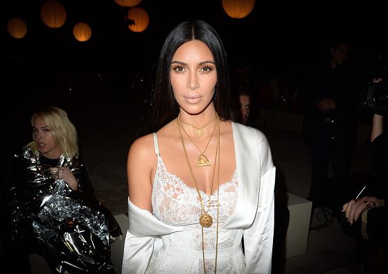 Хэллоуин с опозданием: как отпраздновала Ким Кардашьян (внимание на ее пресс!)