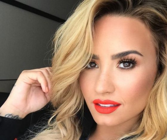 Новый выход Деми Ловато и ее бойфренда. Они невероятно счастливы вместе!