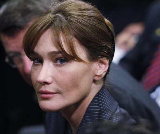 На сына Карлы Бруни совершено нападение!