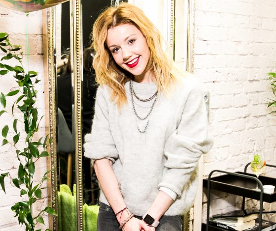 Юлианна Караулова, Ингрид Олеринская и Аврора на открытии бьюти-бара «Цvети»