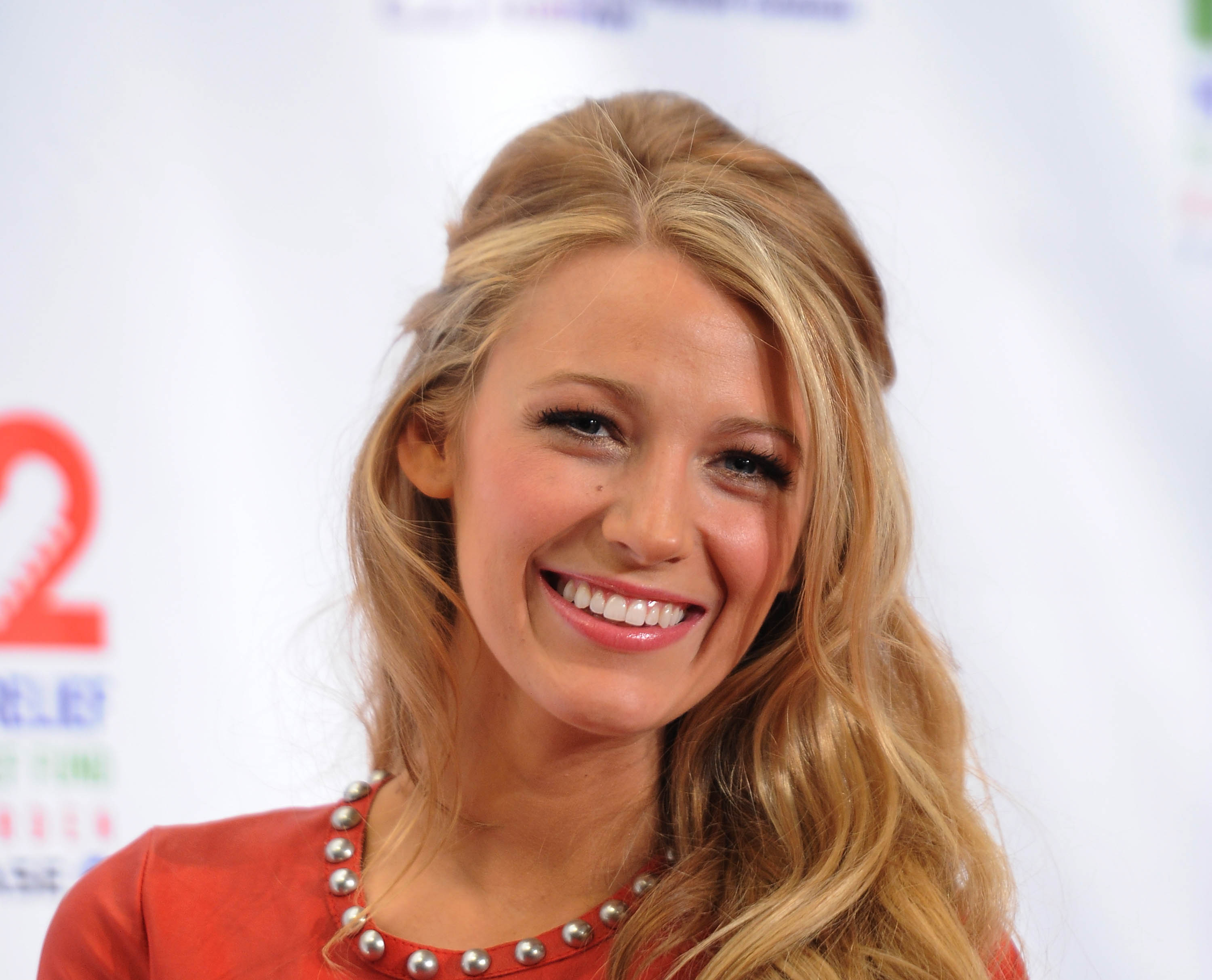 Порно видео с Blake Lively (Блейк Лайвли)