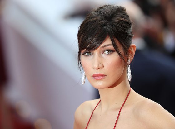 Как ухаживает за кожей лица Белла Хадид?