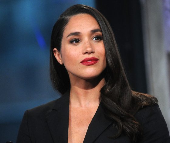 Как мило! Девушка принца Гарри носит цепочку с его инициалами