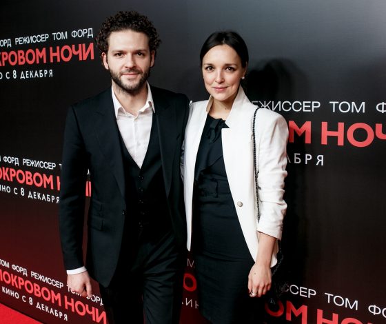 Константин и Алина Крюковы, Марина Ким, Алена Долецкая на премьере фильма «Под покровом ночи»