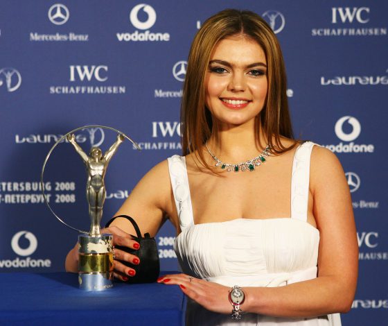 Новый и очень редкий выход Алины Кабаевой в свет