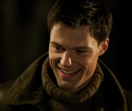 «С тобой дико интересно и смешно»: Данила Козловский показал архивные снимки с папой