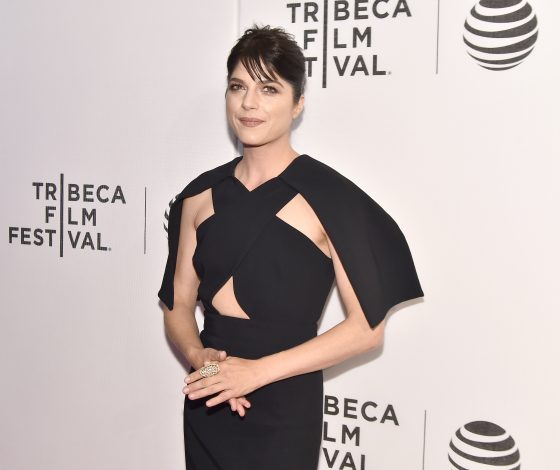 Сельма Блэр полностью восстановилась после инцидента в самолете