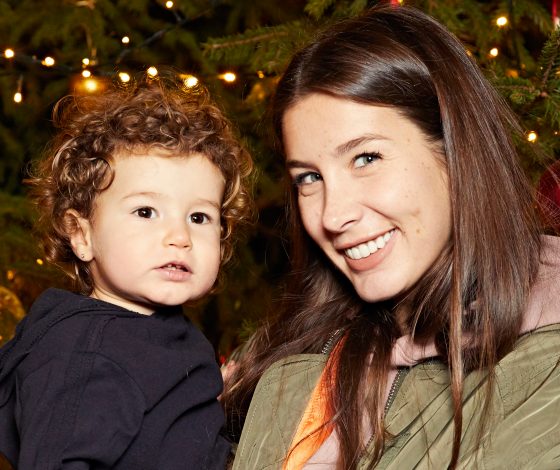 Кети Топурия с дочкой и другие звезды на новогодней елке Caramel Christmas Party