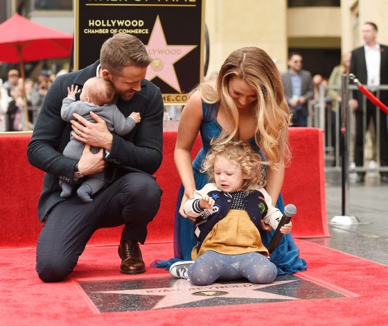 Первый выход Райана Рейнольдса и Блейк Лайвли с детьми
