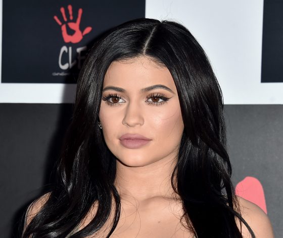 Самая странная из Кардашьян: Кайли Дженнер открыла магазин