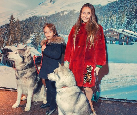 Тоня Худякова и другие звезды на новогодней елке в Vikiland