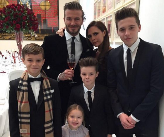 Бекхэмы готовятся к рождественским праздникам или как выглядит мама Дэвида?