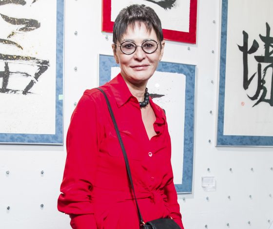 Ирина Хакамада представила коллекцию иероглифов