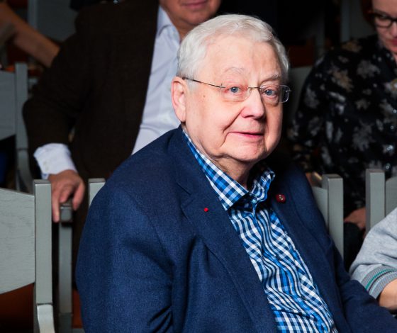 Олега Табакова, Олега Меньшикова, Надежду Бабкину и других деятелей культуры подозревают в отмывании денег