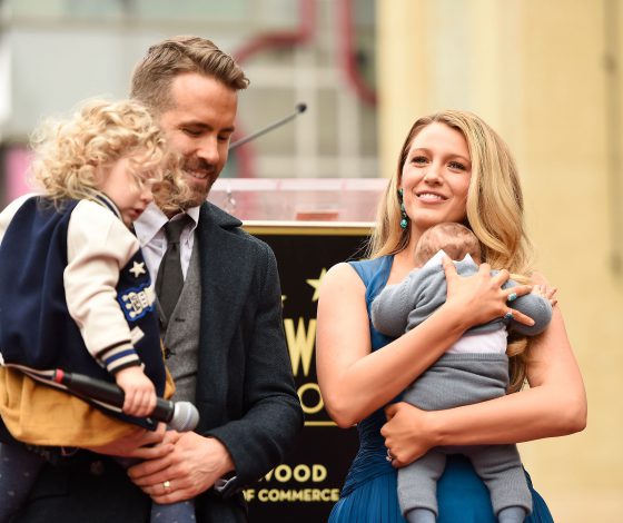 На прогулке и в социальных сетях: самые трогательные фотографии звезд с детьми