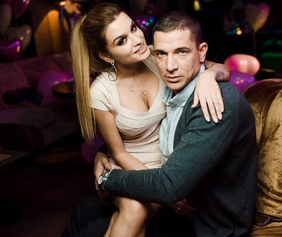 На фоне развода с Бородиной: Курбан Омаров провел время с бывшей женой, которая как две капли воды похожа на телеведущую