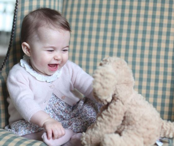 Милота! Принцесса Шарлотта пошла по стопам своего дяди