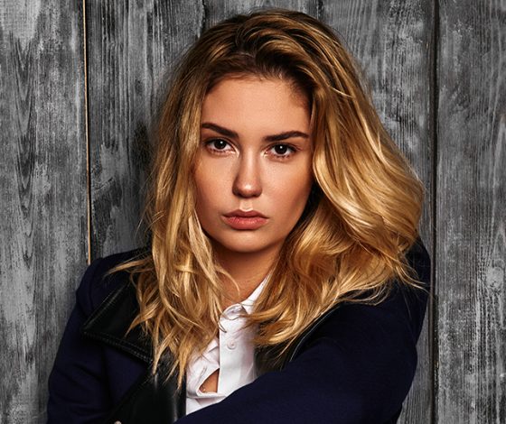 Идеальный пресс: Агата Муцениеце показала фигуру