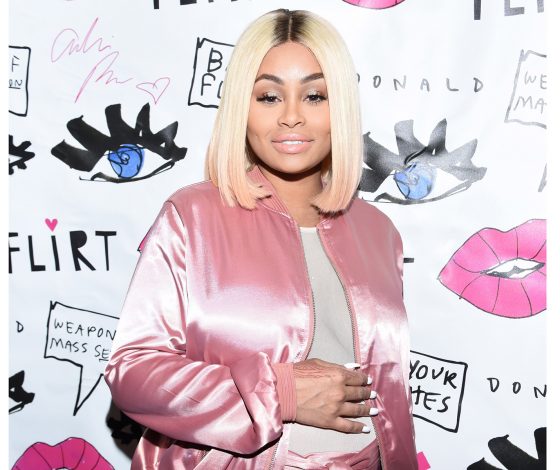 Как поживает молодая мама Блэк Чайна? Танцует в откровенных нарядах