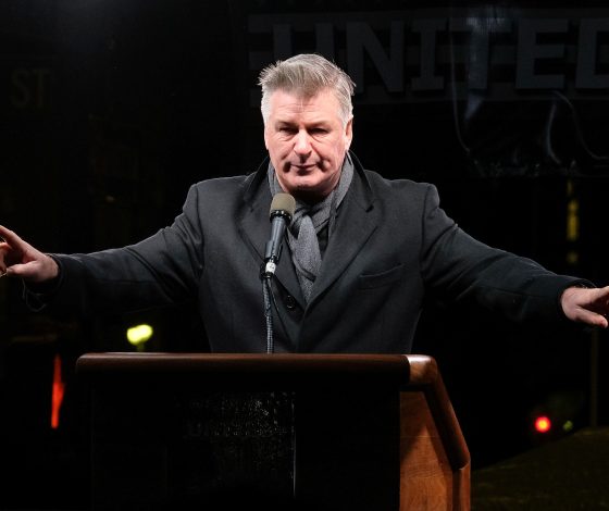 Еще не все решено: Алек Болдуин может сесть в тюрьму из-за трагедии на съемках «Ржавчины»