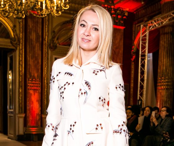 Яна Рудковская, Карина Добротворская и другие на показе Yanina Couture в Париже