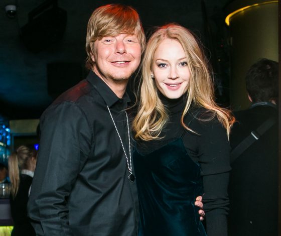 Светлана Ходченкова, Юлия Барановская, Александра Савельева и Дмитрий Хрусталев на дне рождения Кирилла Туриченко из «Иванушек»