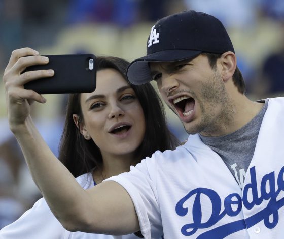 А Мила в курсе? С кем тусуется Эштон Кутчер?