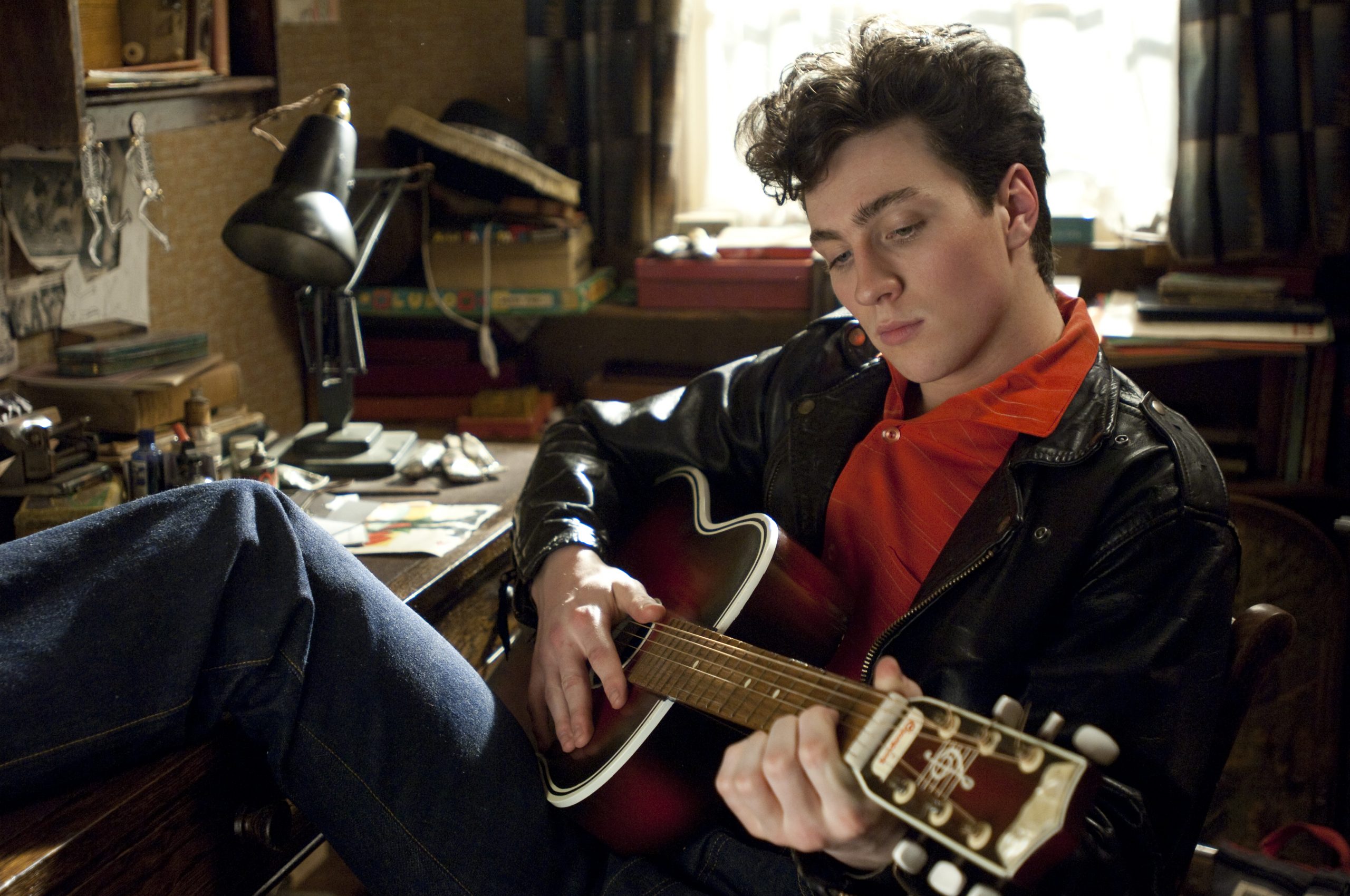 John Lennon’s guitar, which had been in the attic for 50 years, was sold for almost 267 million rubles