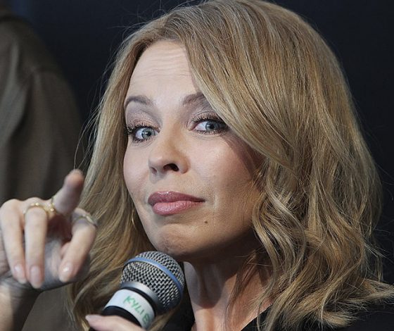 Вот тебе и молодой жених! Кайли Миноуг выгнала парня из дома за измену