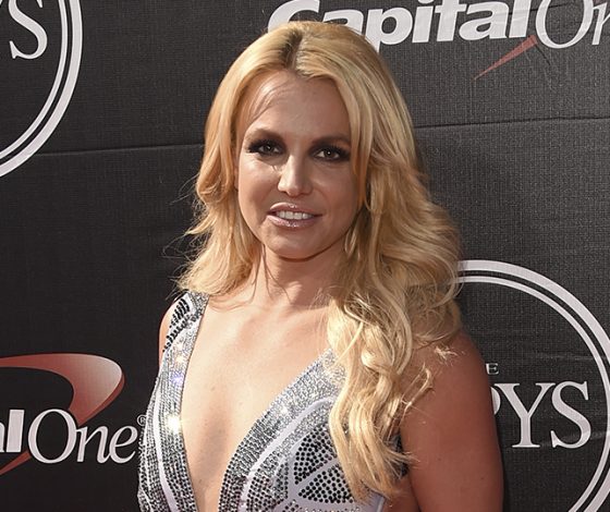 Фитоняшки, подвиньтесь! Бритни Спирс стала фитнес-иконой