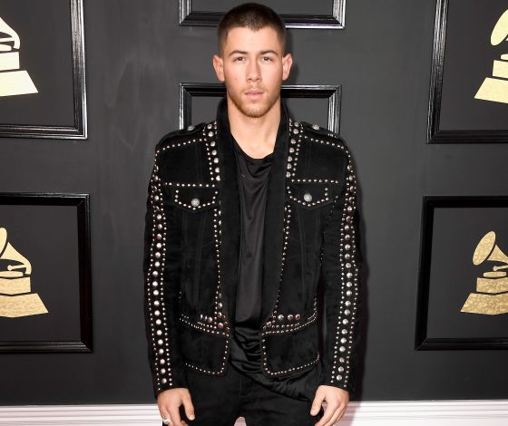 Молодец! Ник Джонас встречается с моделью Victoria’s Secret