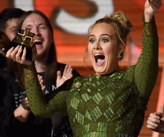 Гравитация Бейонсе, падение с лестницы Джеймса Кордена, вечнозеленые волосы и другие мемы «Грэмми-2017»