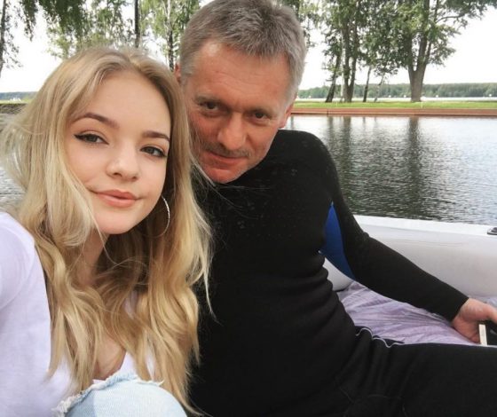 Лиза Пескова рассказала, что родители называли ее толстой