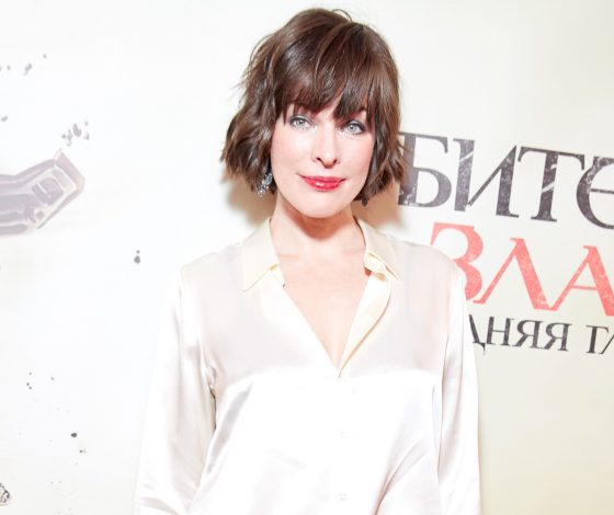 Милла Йовович, Елена Летучая, Настасья Самбурская и Наталья Рудова на премьере фильма «Обитель зла: Последняя глава»