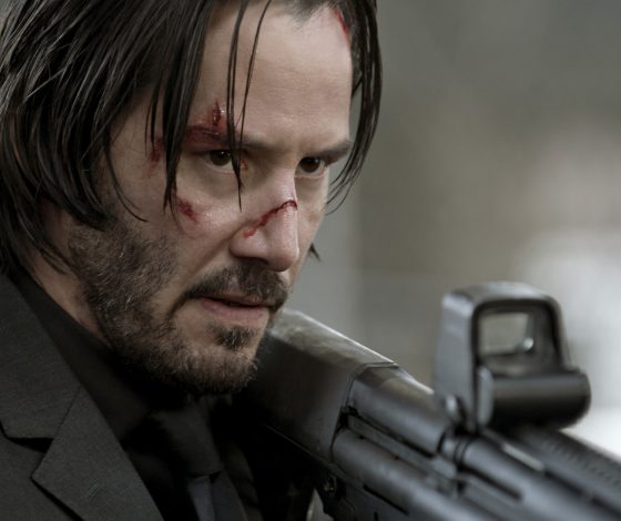 «Он фанат Джона Уика»: король Иордании одолжил фильму Киану Ривза вертолет для съемок