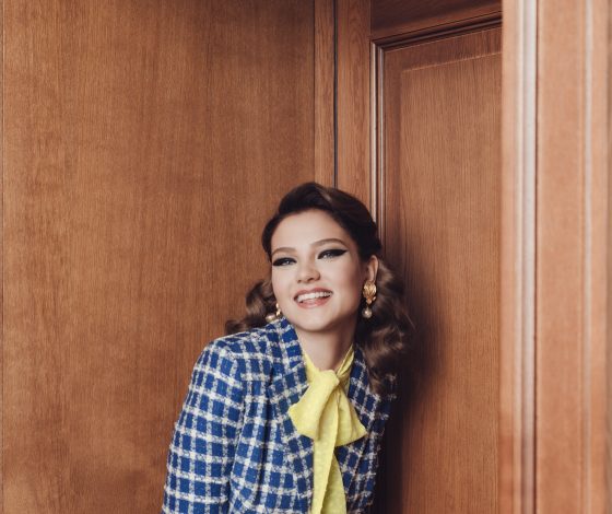 Алеся Кафельникова превратилась в модель из 50-х специально для Roseville