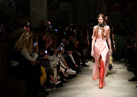 Показ Prada здесь!