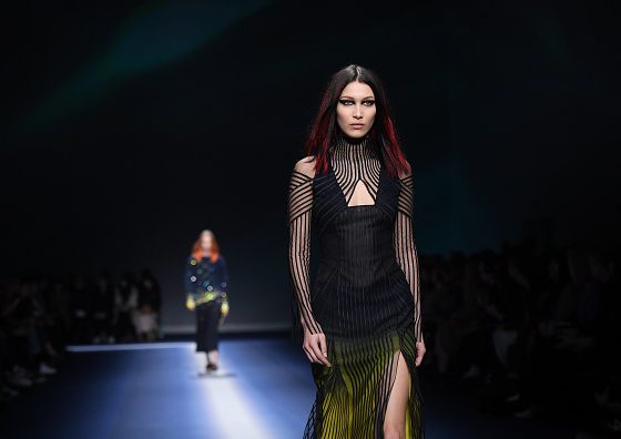 Показ Versace здесь!