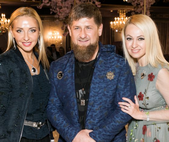 Яна Рудковская, Рамзан Кадыров, Тимати, Ольга Бузова и Светлана Бондарчук на показе Firdaws в Чечне