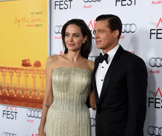 Первая встреча после развода: Анджелина Джоли провела время вместе с детьми и Брэдом Питтом!