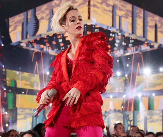 Кэти Перри, Майли Сайрус, Джастин Тимберлейк и Джон Ледженд на премии iHeartRadio Music Awards