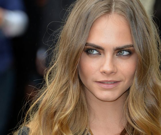 Кара Делевинь стала седой!