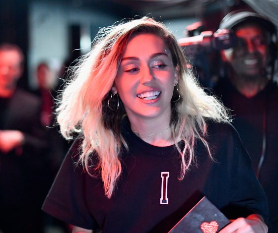 Майли Сайрус и Стефано Габбана недовольны друг другом! Что случилось?