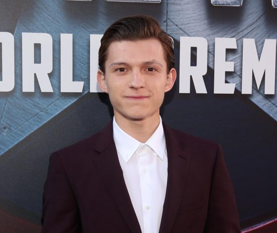 «Это очень напугало меня»: Том Холланд рассказал о проблемах с алкоголем